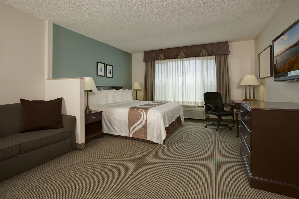 Quality Inn & Suites Reno Airport Exterior photo